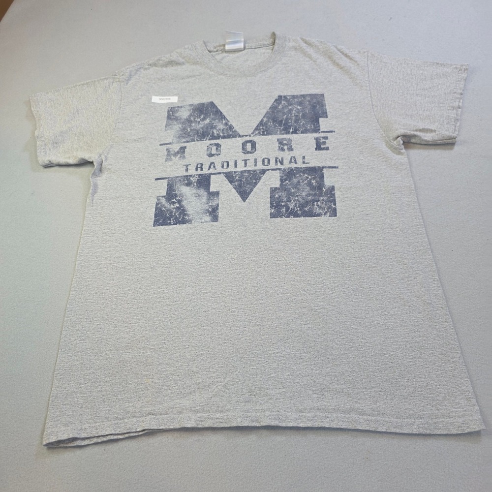 Gildan Ultra Cotton Moore Traditional Graphic T-Shirt Gray Distressed Men Medium